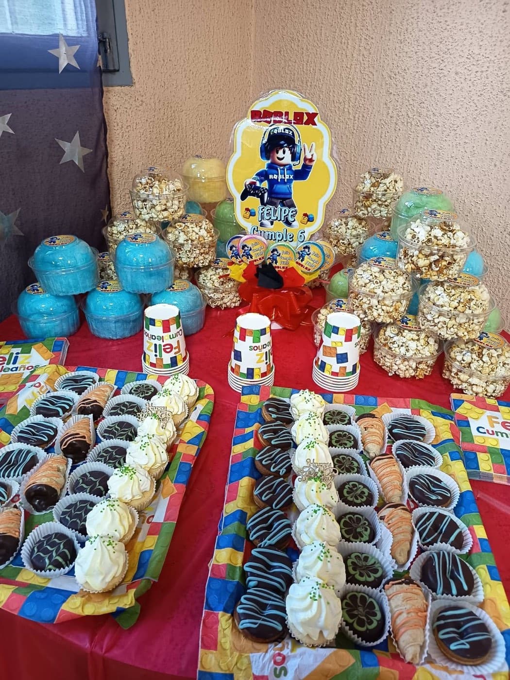 Candy bar temático de Roblox con potes personalizados